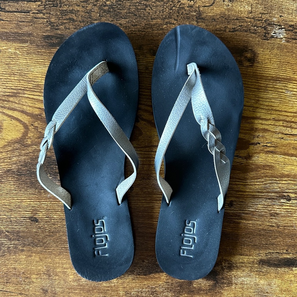 Flojos Womens Serenity Faux Leather Braided Flip Flops (Size 8) Pewter